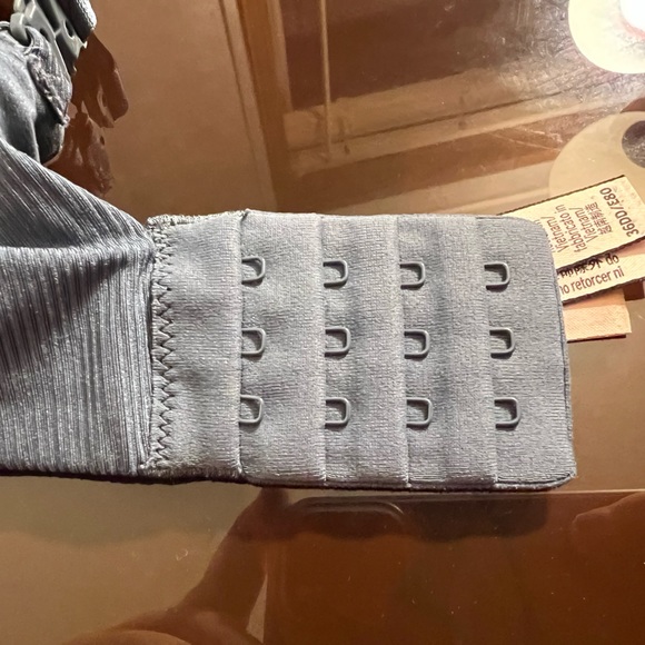 Victoria’s Secret Navy Push-up Bra 36DD - Picture 3 of 6